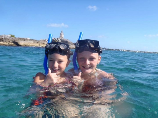 hasta los peques hacen snorkel